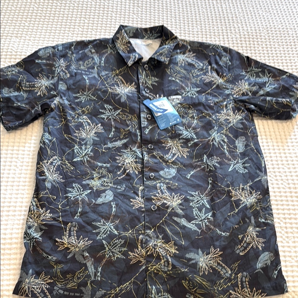 Columbia Men’s Size Small Button Down Shirt